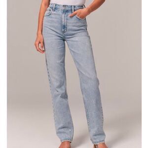 Abercrombie & Fitch Curve Love Ultra High Rise 90s Straight Jean Comfort Stretch